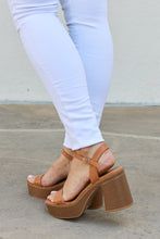 Load image into Gallery viewer, Feel It Platform Heel Sandals