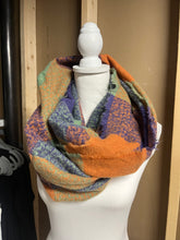 Load image into Gallery viewer, Hug my neck scarf
