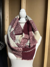 Load image into Gallery viewer, Hug my neck scarf
