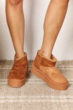 Load image into Gallery viewer, Legend Women&#39;s Fleece Lined Chunky Platform Mini Boots
