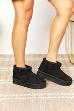 Load image into Gallery viewer, Legend Women&#39;s Fleece Lined Chunky Platform Mini Boots
