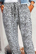 Load image into Gallery viewer, Leopard Pocketed Long Pants
