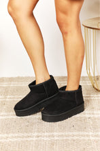 Load image into Gallery viewer, Legend Women&#39;s Fleece Lined Chunky Platform Mini Boots
